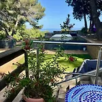 度假居 Residences Des Peyrons Vue Exceptionnelle Et Sur Les Iles D'or 卡尔特汉