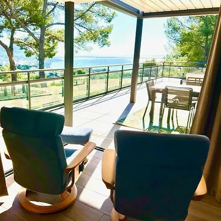 Residences Des Peyrons Vue Et Les Iles D'or Tatil Evi Carqueiranne