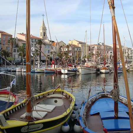 Residences Des Peyrons Vue Et Les Iles D'or
